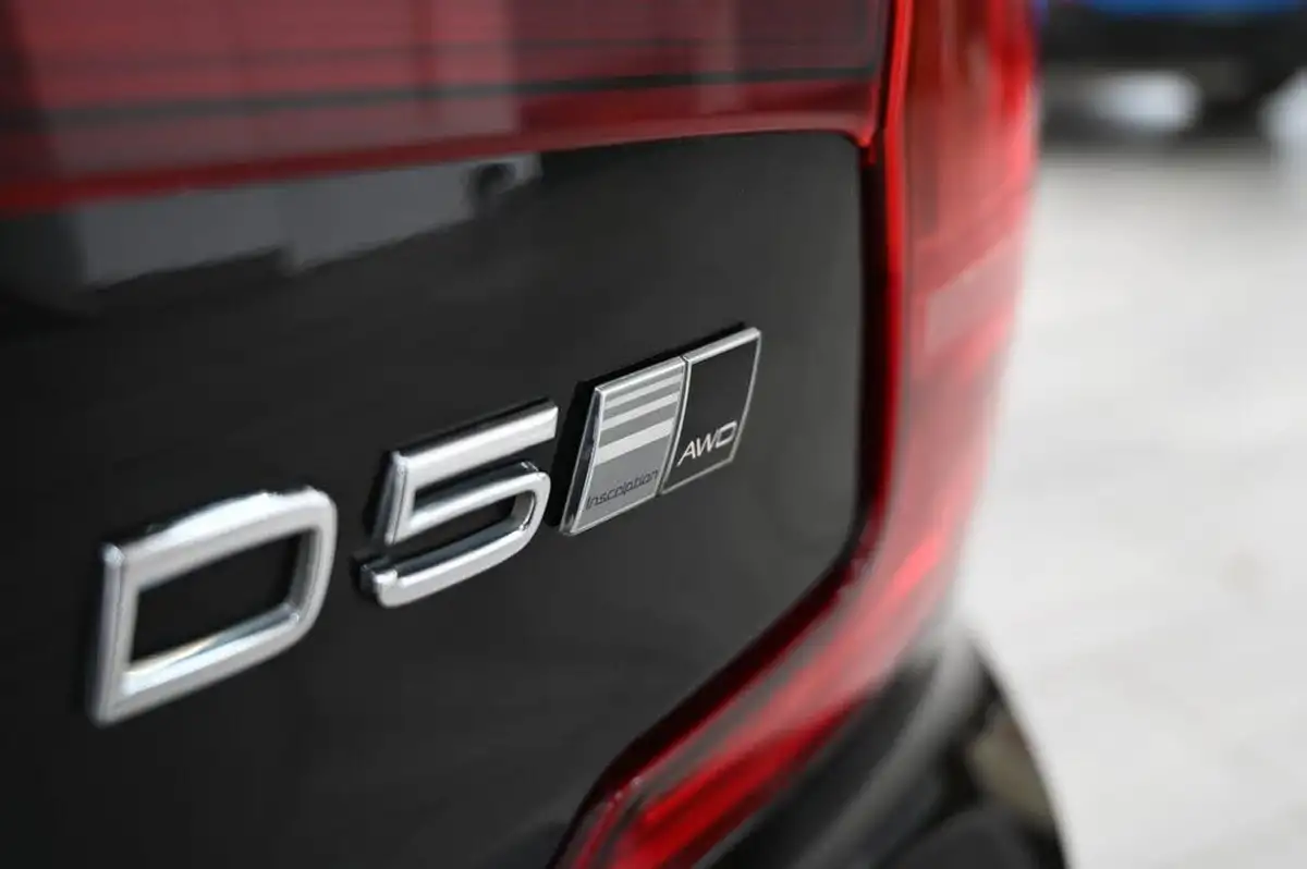2018-volvo-s90-20td-d5-inscription-4x4-big-37