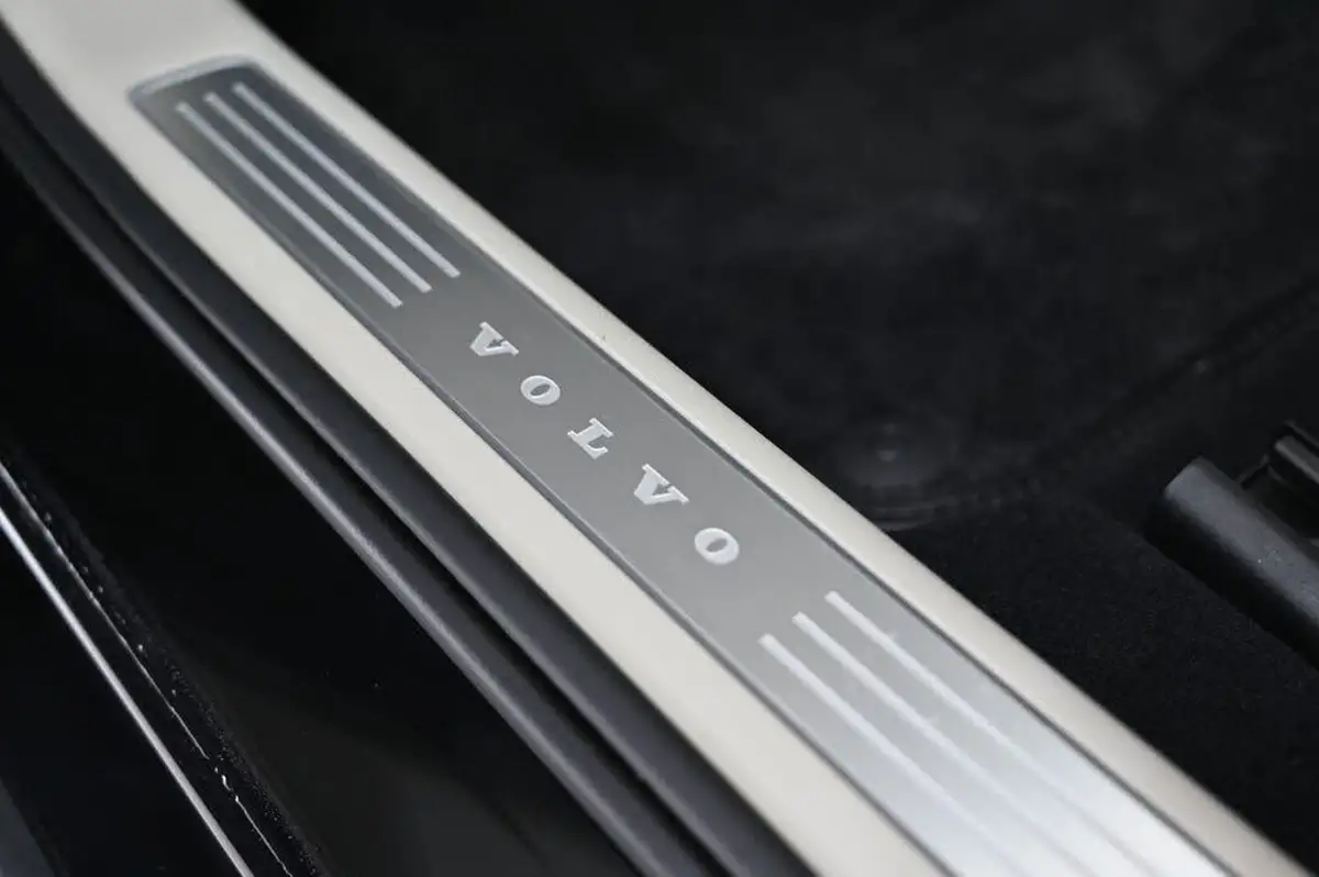 2018-volvo-s90-20td-d5-inscription-4x4-big-33