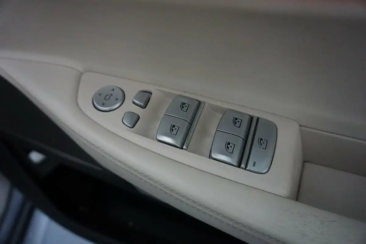 2016-bmw-7-series-30td-740d-m-sport-big-21