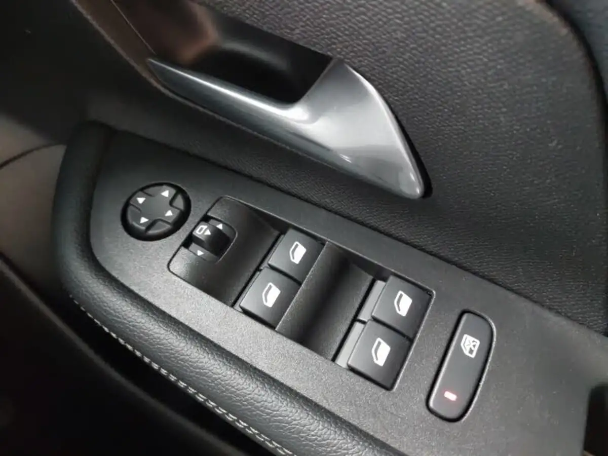 2022-vauxhall-mokka-12-sri-premium-100ps-big-18
