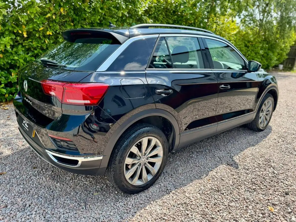 2020-volkswagen-t-roc-15-tsi-se-big-9