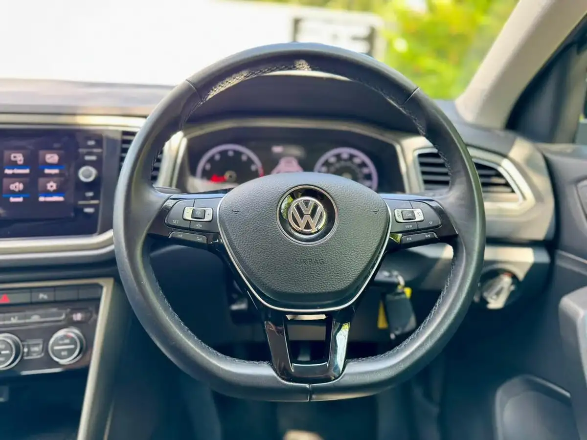 2020-volkswagen-t-roc-15-tsi-se-big-61