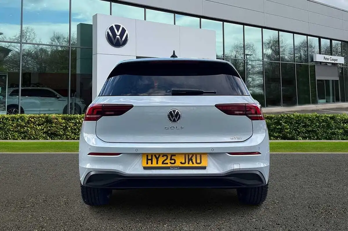 2025-volkswagen-golf-15-etsi-match-big-8