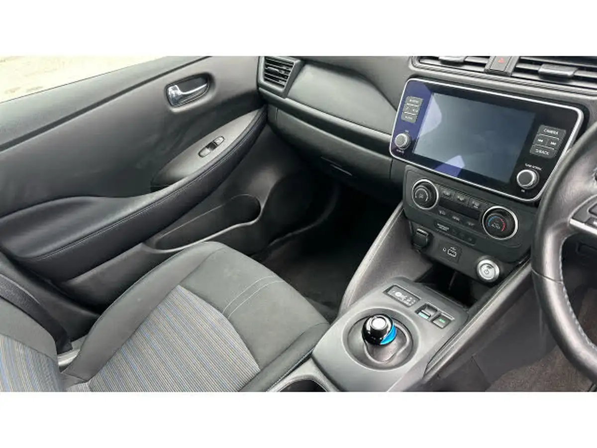 2021-nissan-leaf-e-acenta-big-13