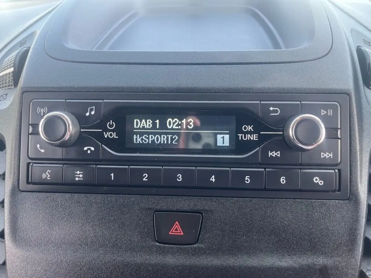 2021-ford-transit-connect-big-36