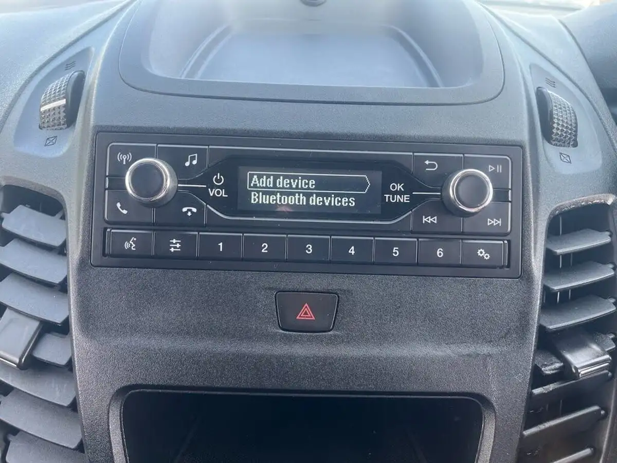 2021-ford-transit-connect-big-40