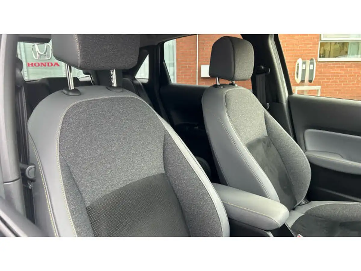 2023-honda-jazz-15-i-mmd-advance-sport-big-26