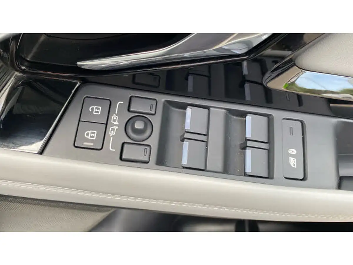 2022-land-rover-range-rover-evoque-15-p300e-autobiography-big-30