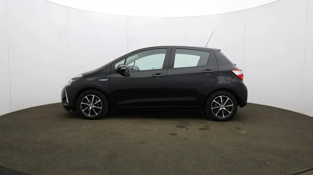 2020-toyota-yaris-15-vvt-i-icon-tech-98bhp-hybrid-1497cc-e-cvt-big-68