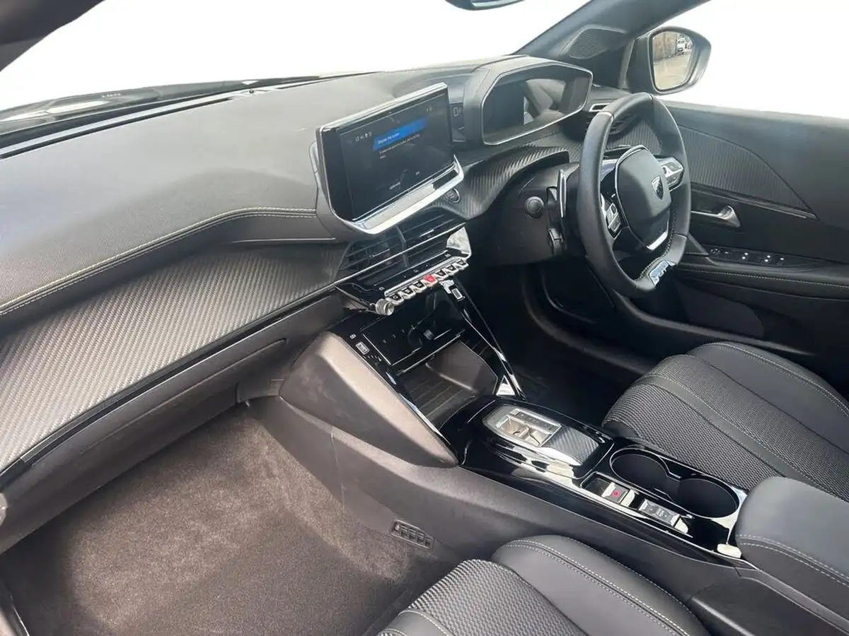 2025-peugeot-208-12-puretech-gt-136ps-hybrid-e-dsc6-big-6