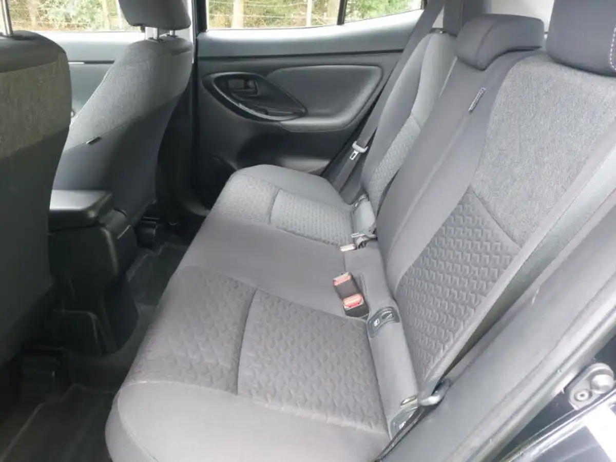 2022-toyota-yaris-cross-15-vvt-i-icon-big-5