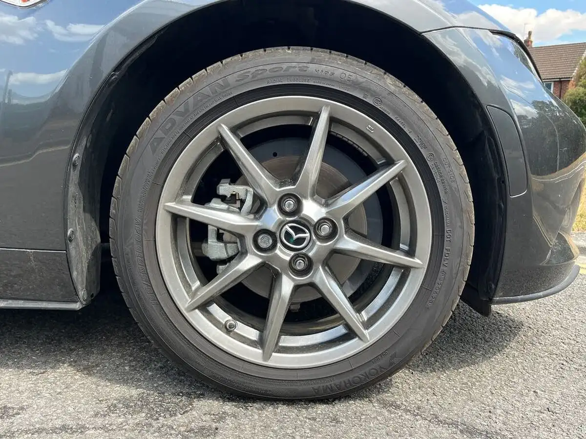 2024-mazda-mx-5-15-kizuna-big-16