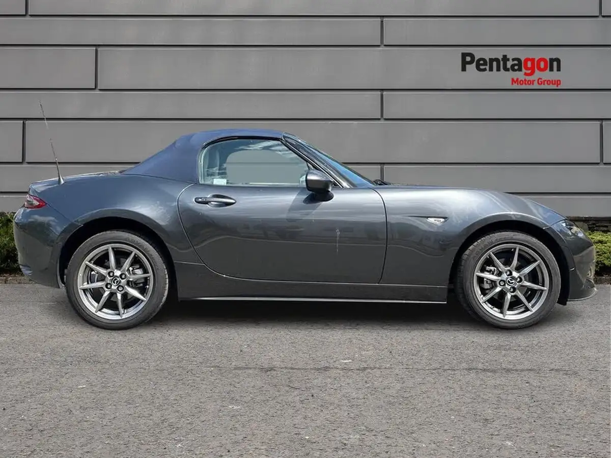 2024-mazda-mx-5-15-kizuna-big-12