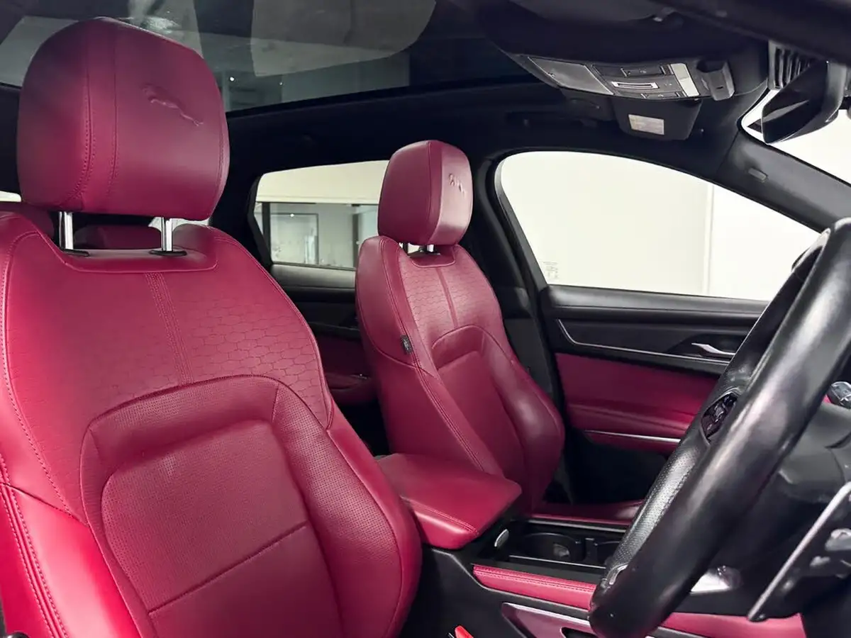 2021-jaguar-f-pace-20-d200-r-dynamic-se-mhev-big-25