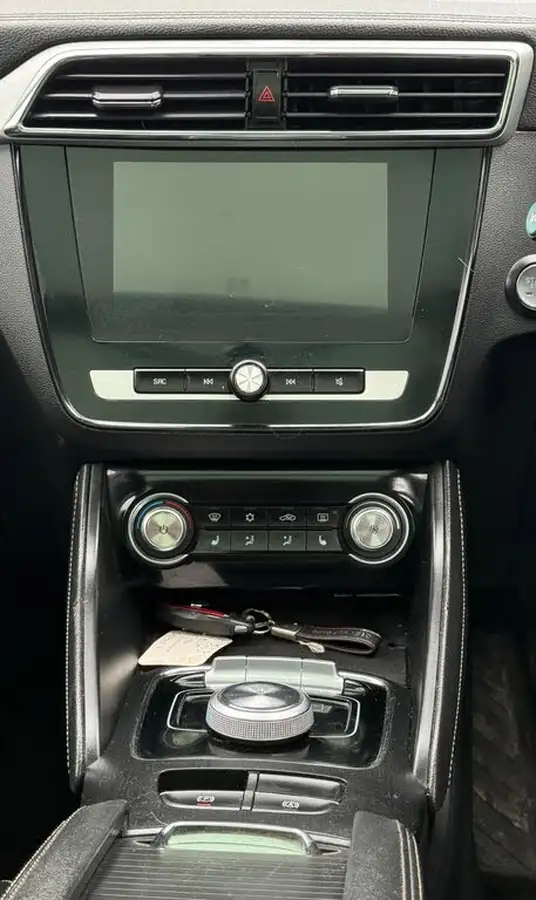 2020-mg-zs-suv-e-exclusive-ev-big-16