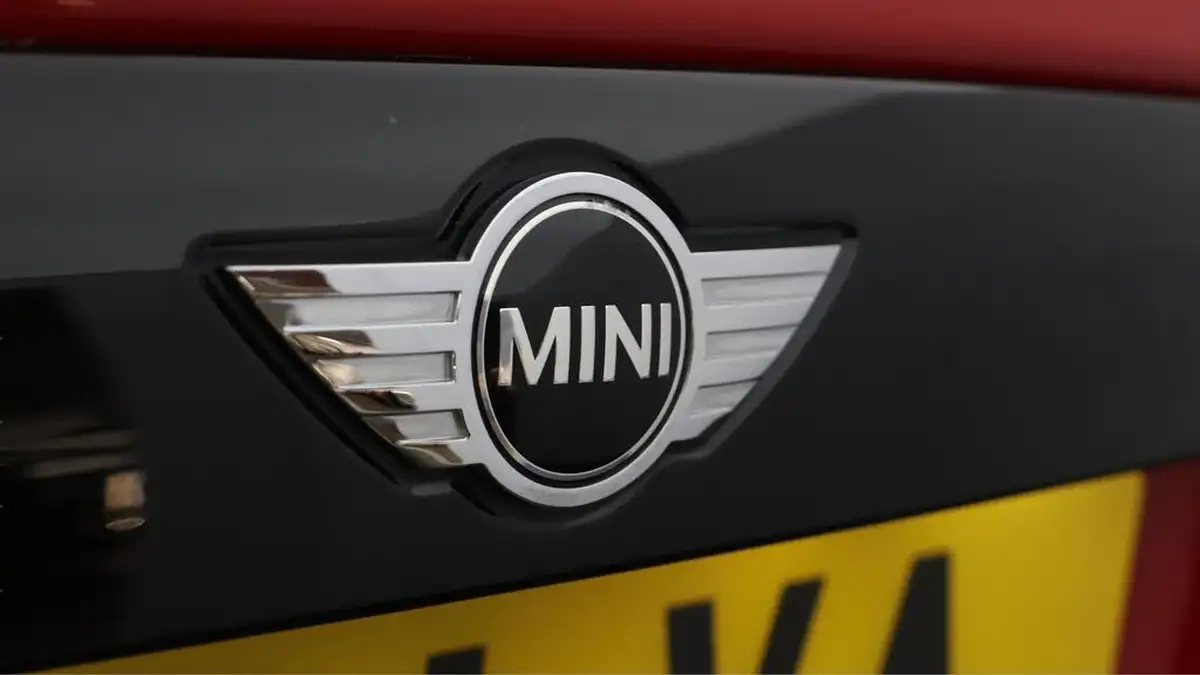 2017-mini-cooper-15-cooper-ss-hatchback-5d-big-20