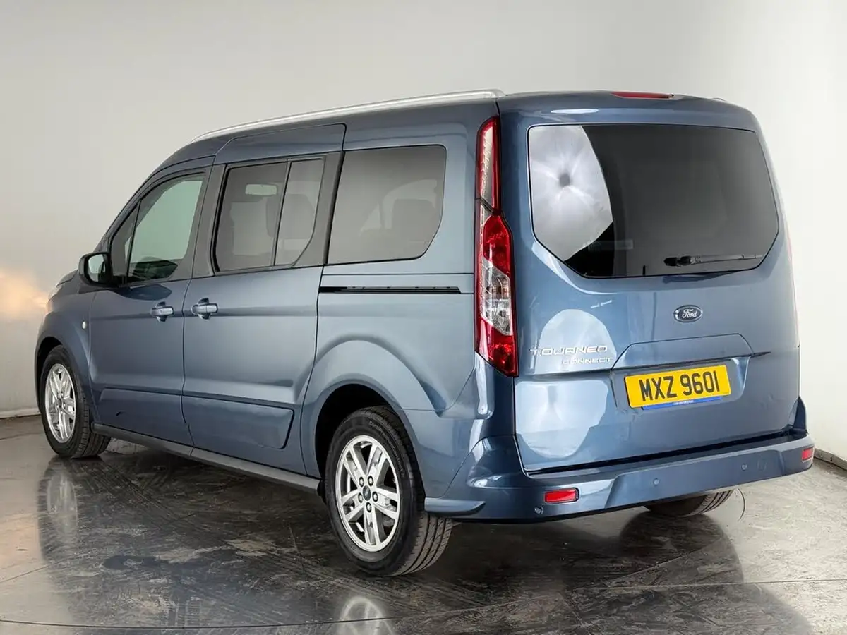 2019-ford-grand-tourneo-connect-15-titanium-ss-powershift-big-4