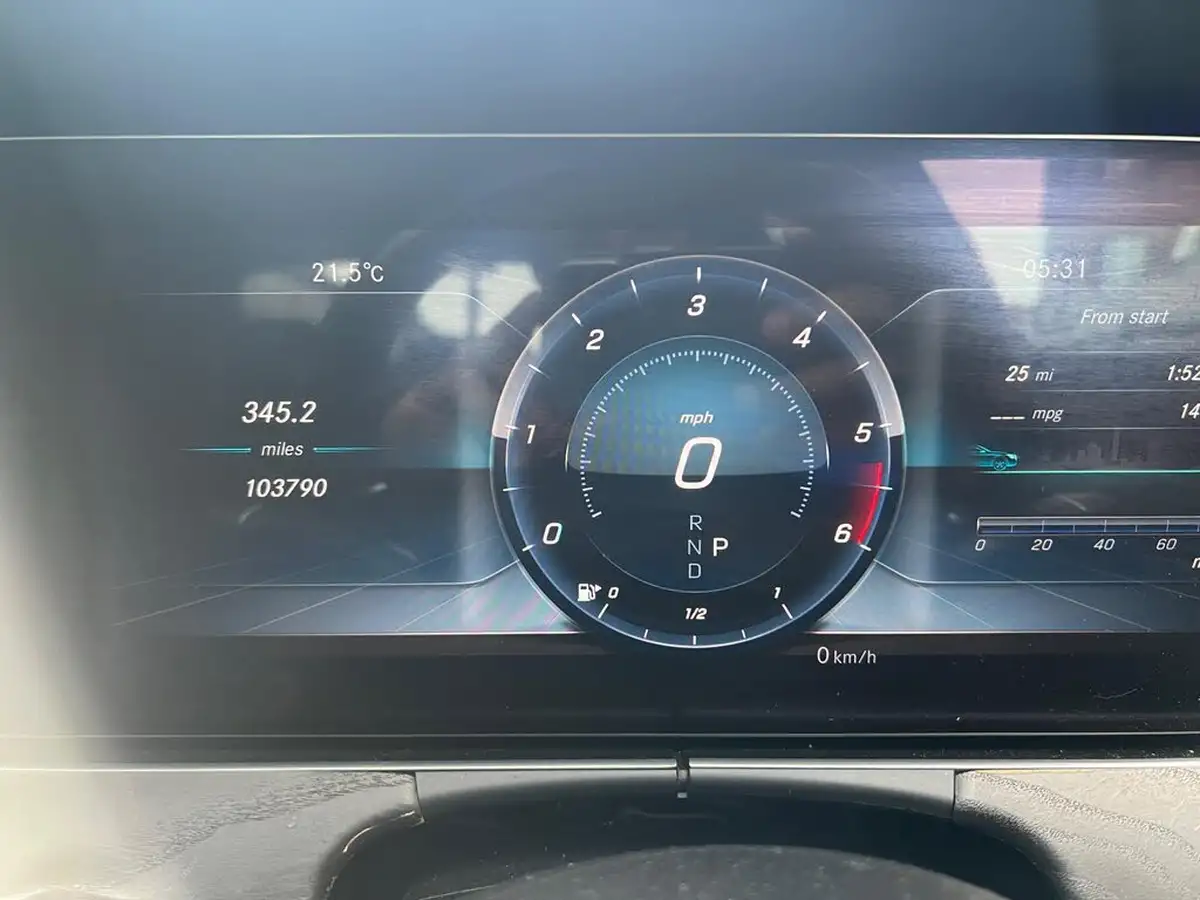 2019-mercedes-benz-e-class-20d-e220d-amg-line-saloon-4d-plus-big-10