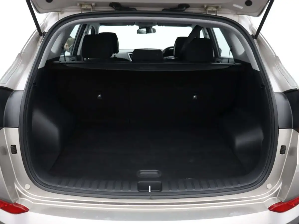 2017-hyundai-tucson-16-gdi-blue-drive-se-nav-big-16