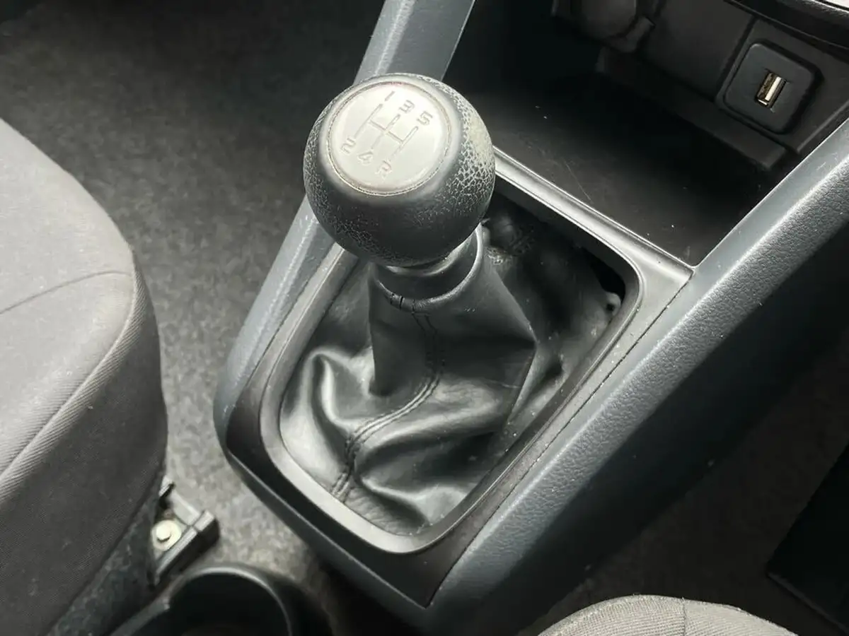 2018-suzuki-celerio-10-sz2-big-35
