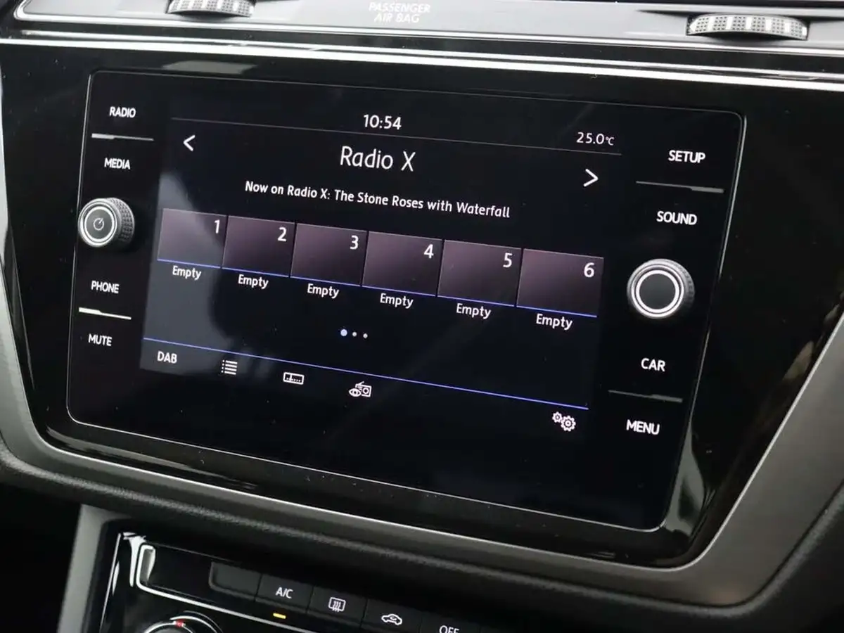 2020-volkswagen-touran-15-tsi-se-dsg-big-33