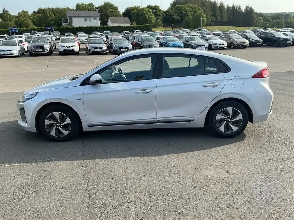2018-hyundai-ioniq-16-gdi-se-hybrid-big-2