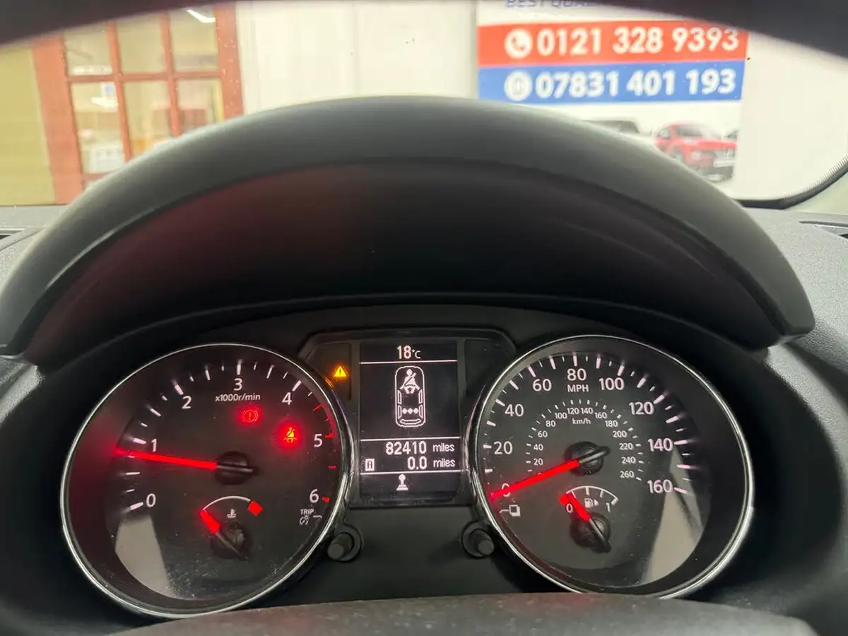 2011-nissan-qashqai-15td-n-tec-big-15