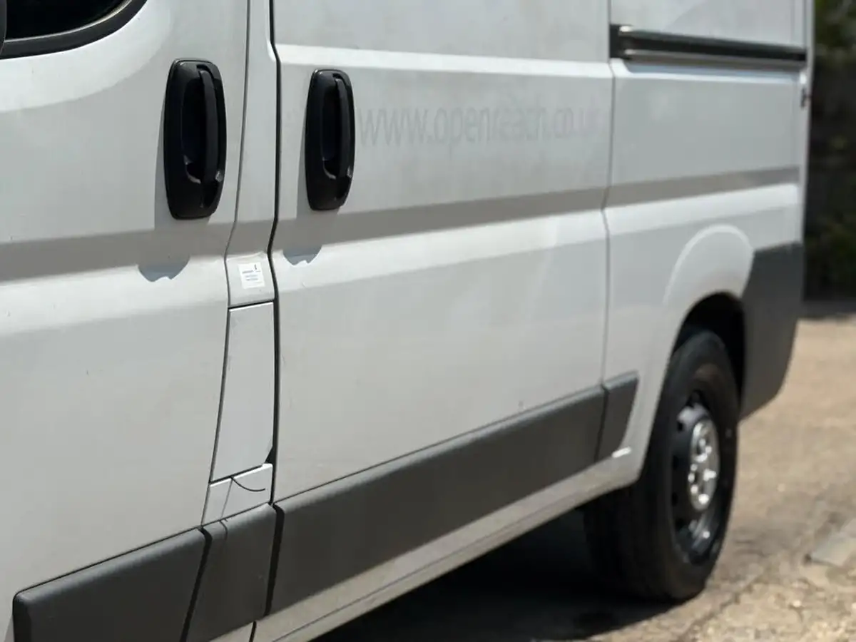 2017-fiat-ducato-20td-35-lh2-panel-big-25