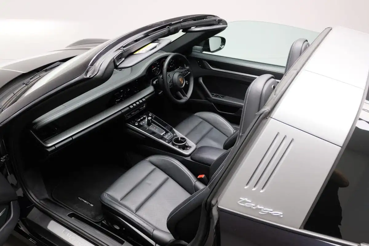 2023-porsche-911-30-targa-4s-pdk-big-14