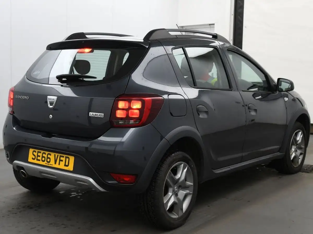 2017-dacia-sandero-stepway-15dci-laureate-big-4