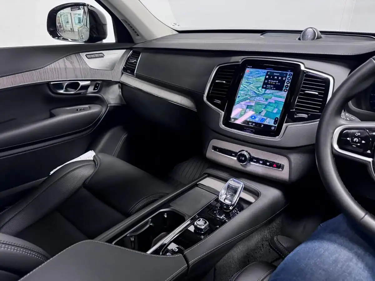 2024-volvo-xc90-20-t8-ultra-dark-big-30