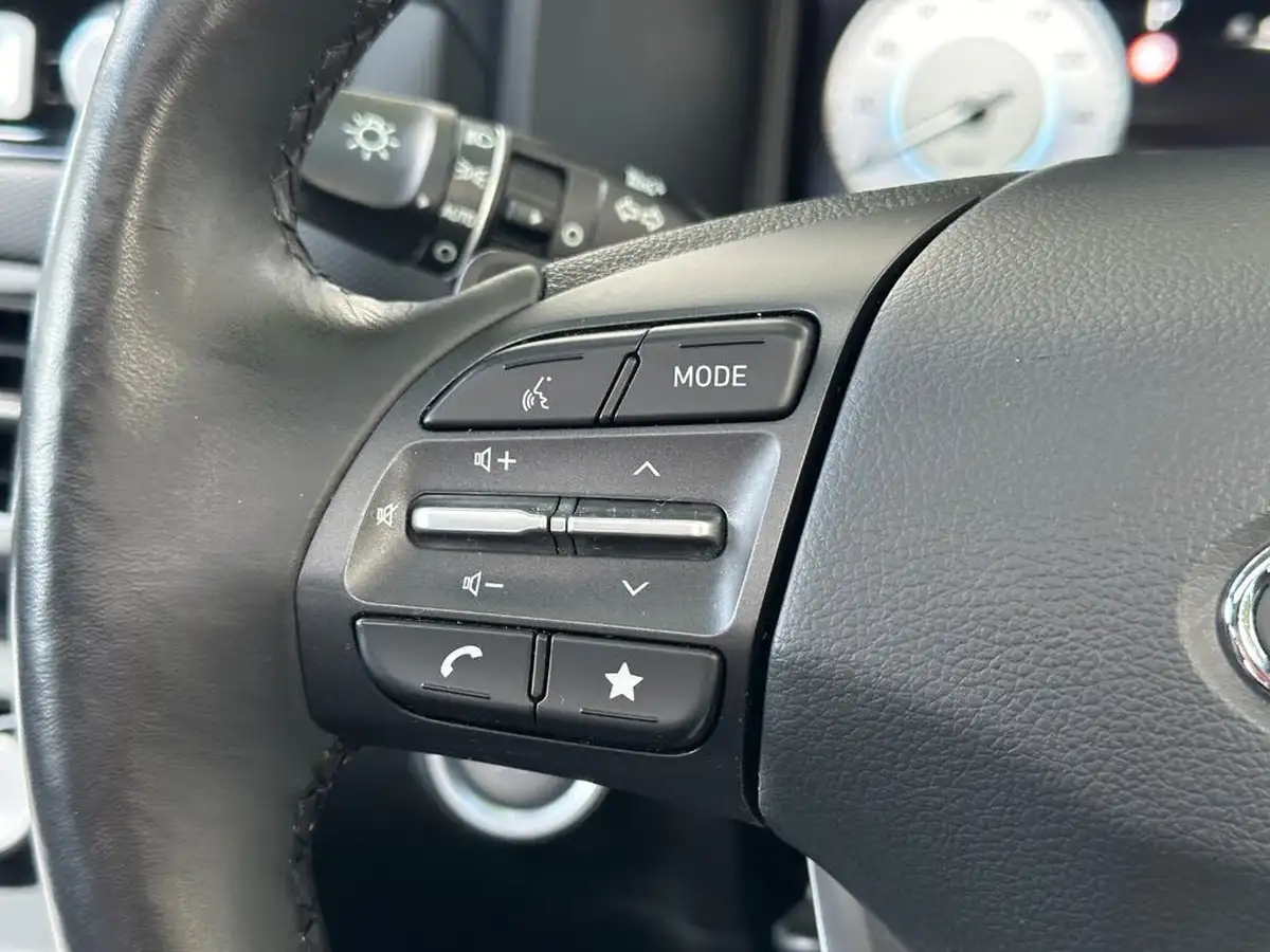 2021-hyundai-kona-e-ultimate-big-32