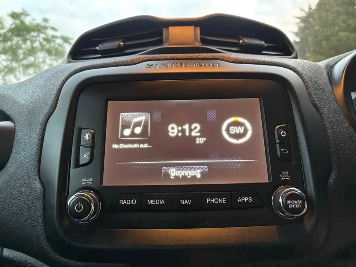2015-jeep-renegade-14-multiair-ii-limited-138bhp-1368cc-ddct-big-22