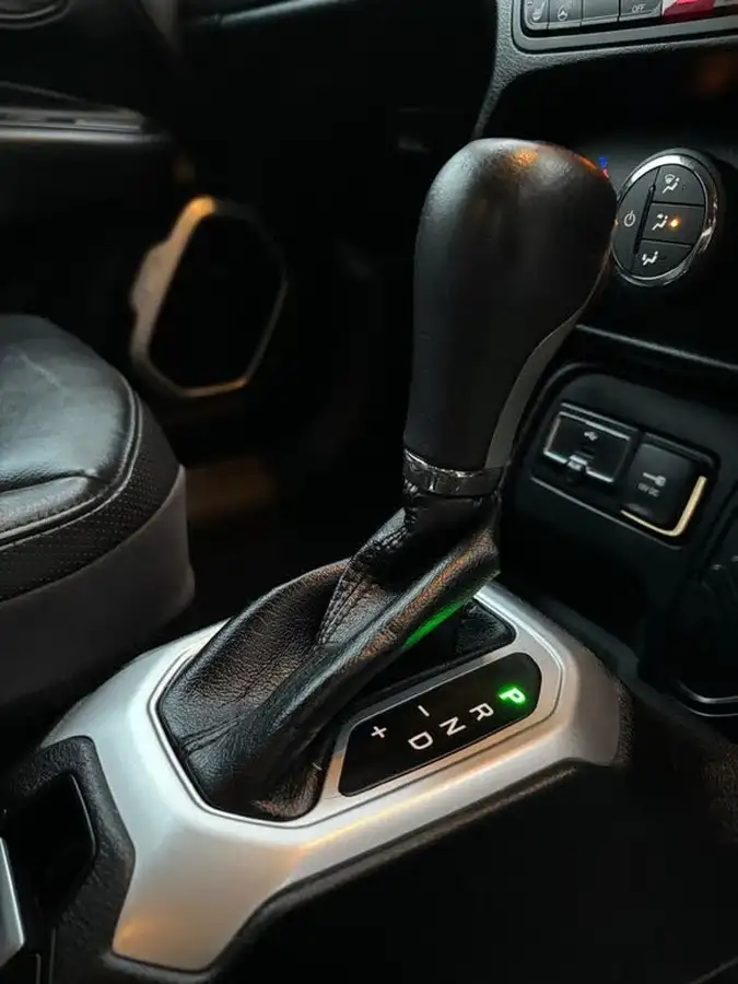 2015-jeep-renegade-14-multiair-ii-limited-138bhp-1368cc-ddct-big-18