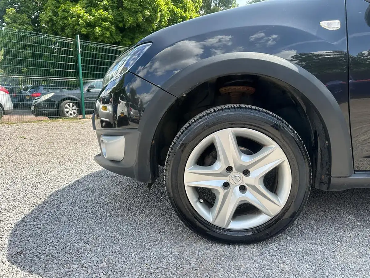 2014-dacia-sandero-stepway-15d-laureate-big-60