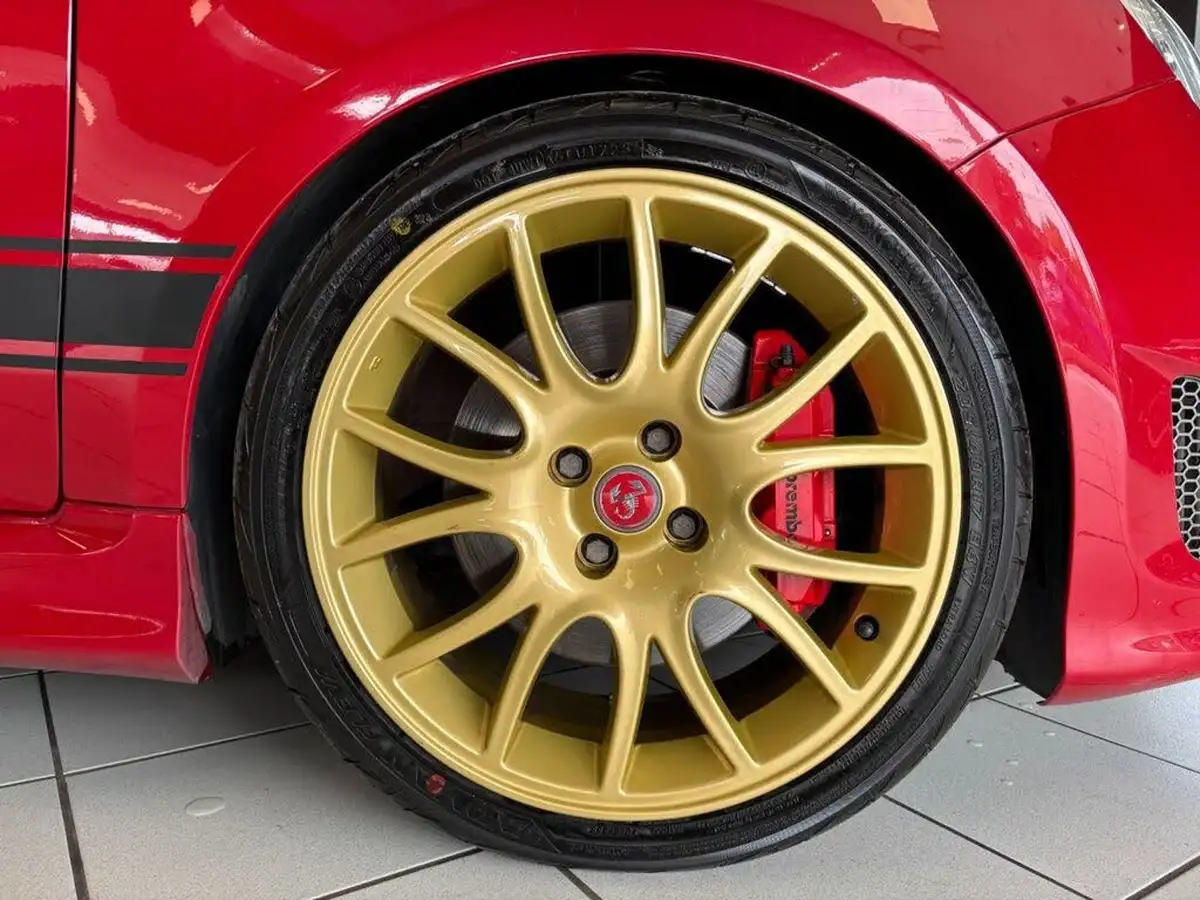 2015-abarth-500-14-tjet-595-competizione-big-15