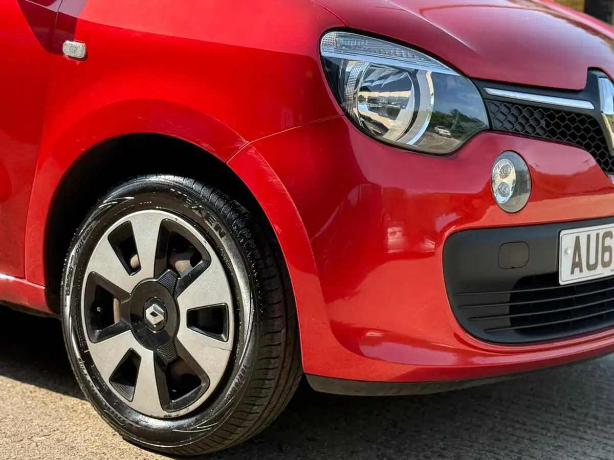 2015-renault-twingo-10-sce-play-big-18