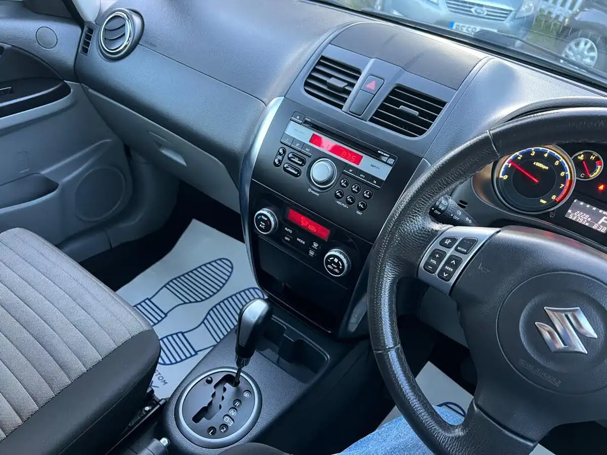2011-suzuki-sx4-16-sz4-hatchback-5d-auto-big-16