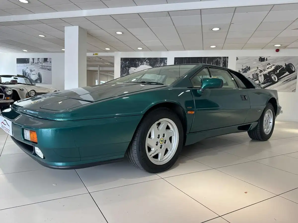 1990-lotus-esprit-22-turbo-big-25