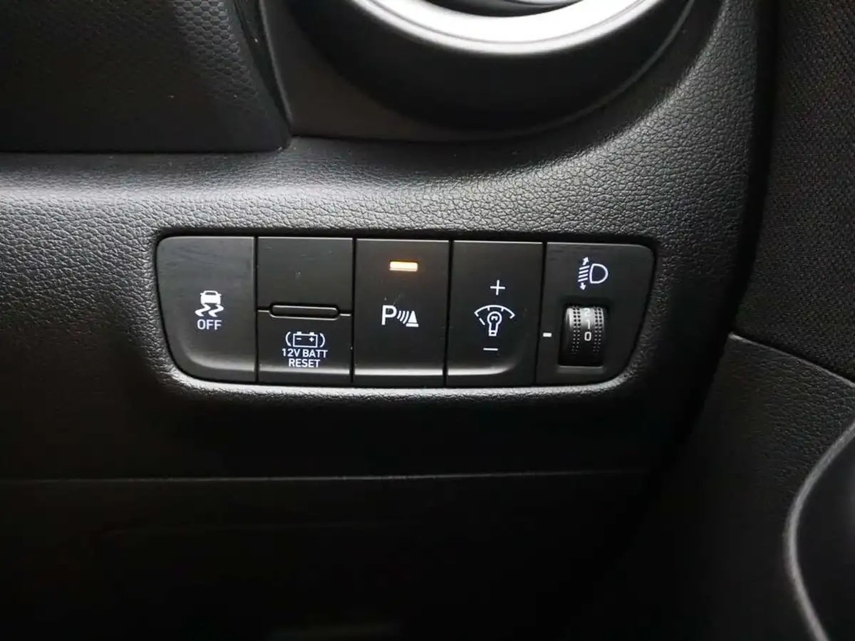 2022-hyundai-kona-16-gdi-premium-big-38