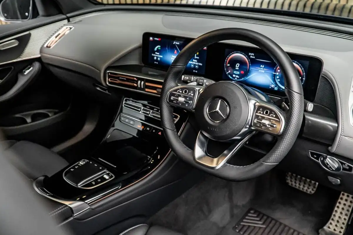 2021-mercedes-benz-eqc-e-eqc-400-amg-line-big-23