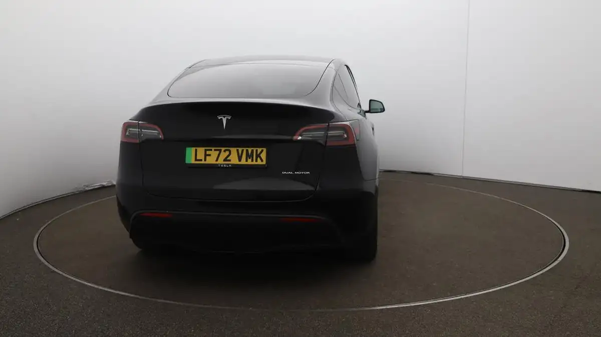 2022-tesla-model-y-e-long-range-big-57