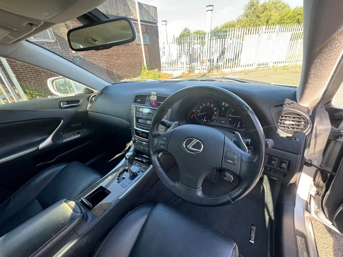 2009-lexus-is-250-25-se-l-saloon-4d-auto-big-32