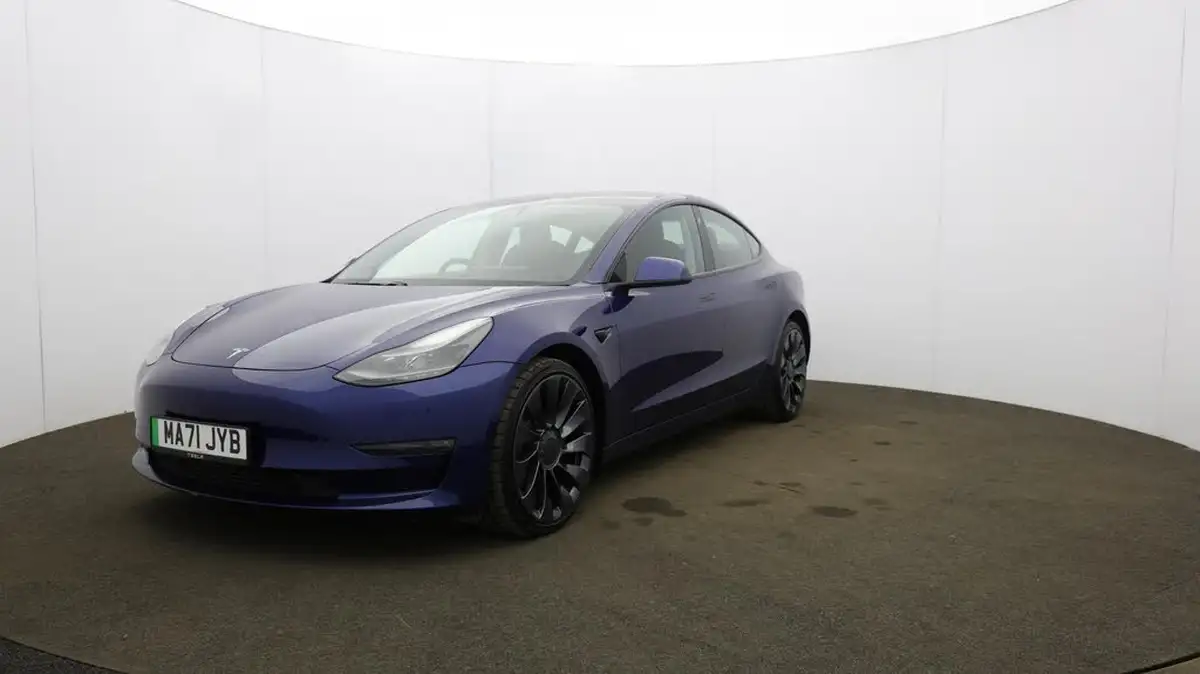 2021-tesla-model-3-e-performance-awd-big-23