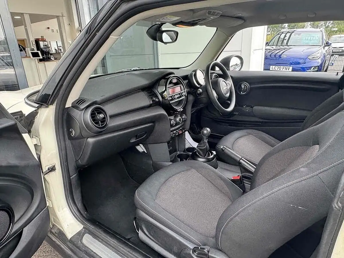 2016-mini-cooper-15td-one-d-3d-big-22