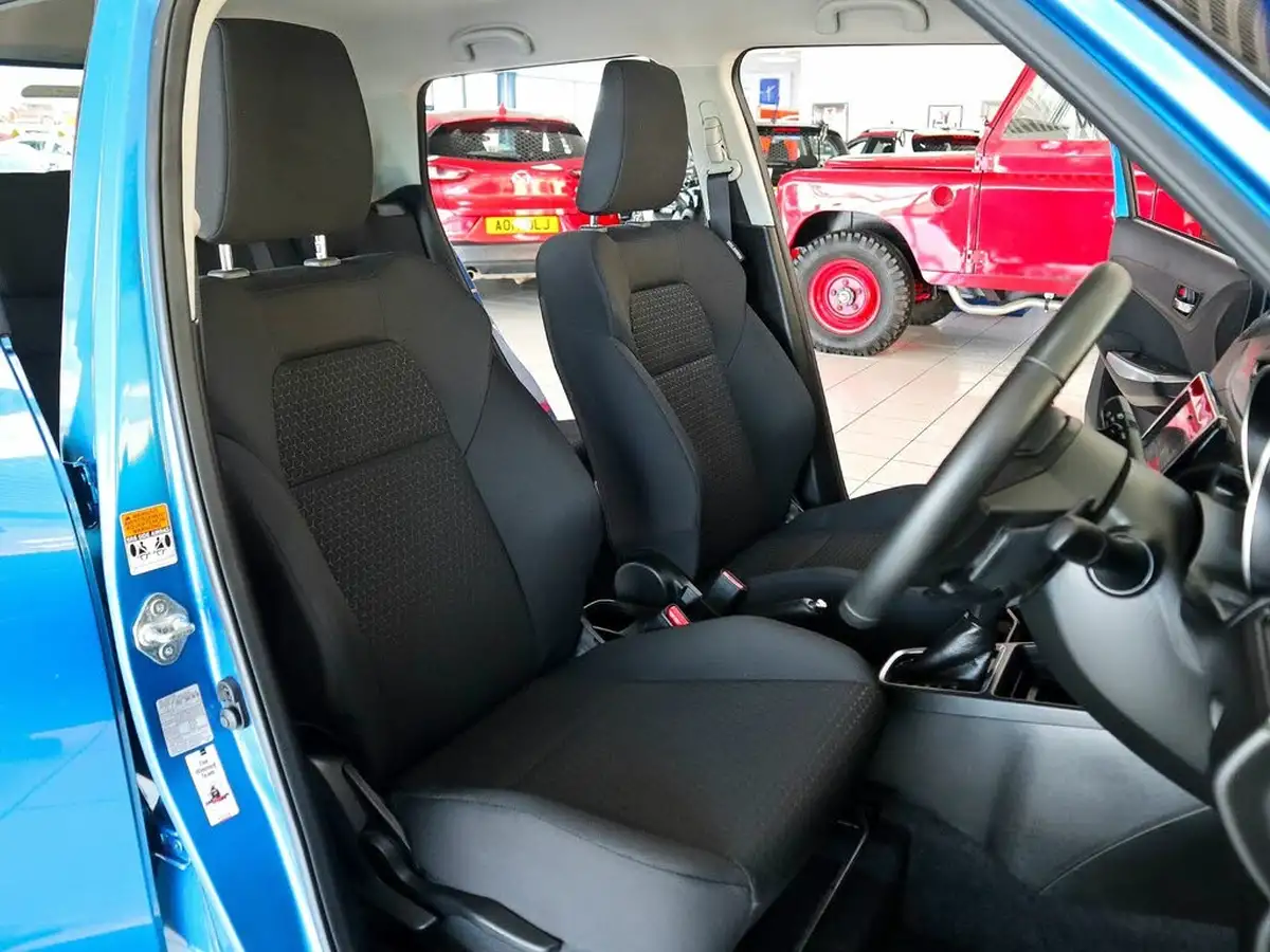 2022-suzuki-swift-12-dualjet-sz5-cvt-big-13