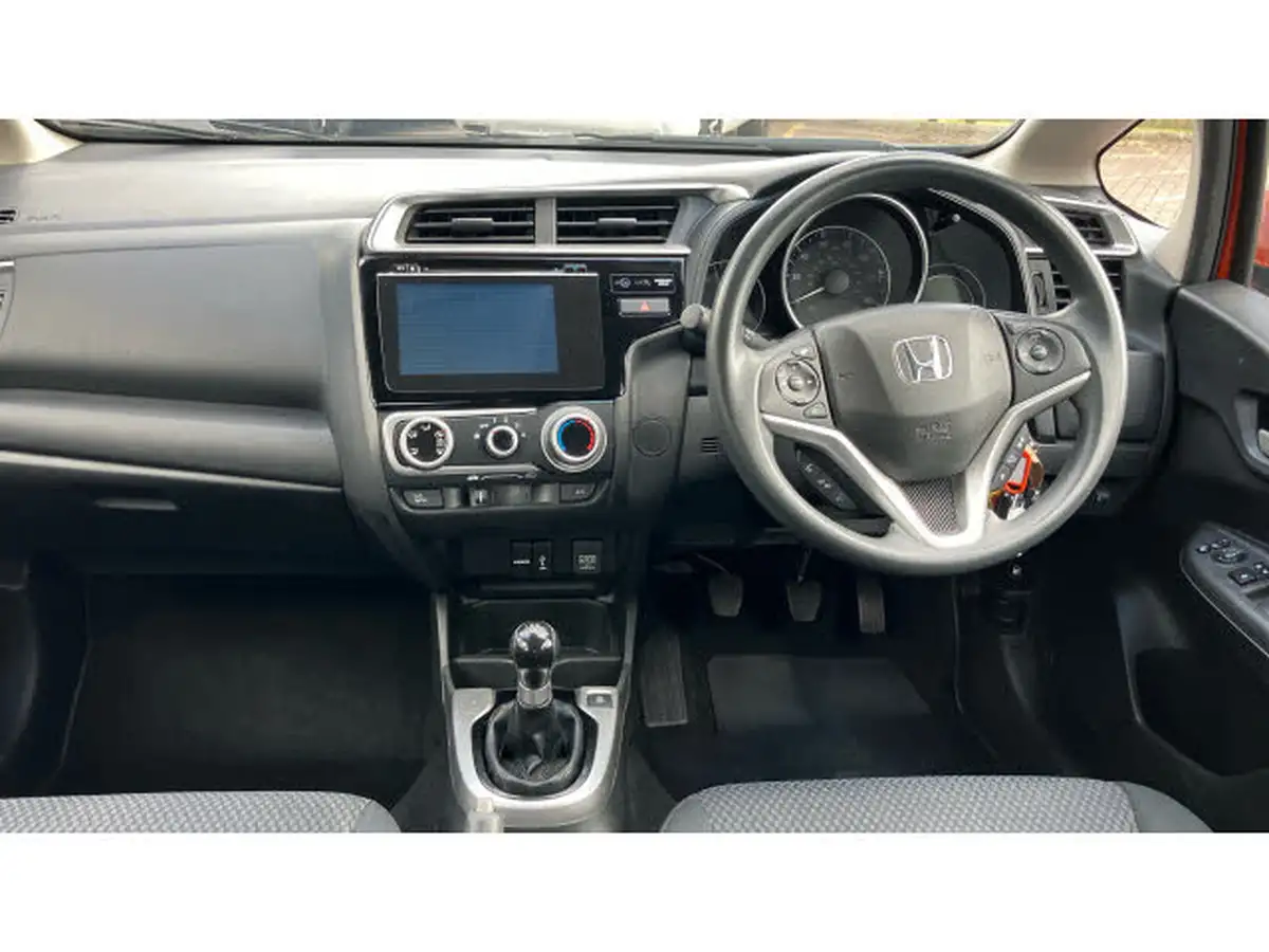 2018-honda-jazz-13-i-vtec-se-big-3