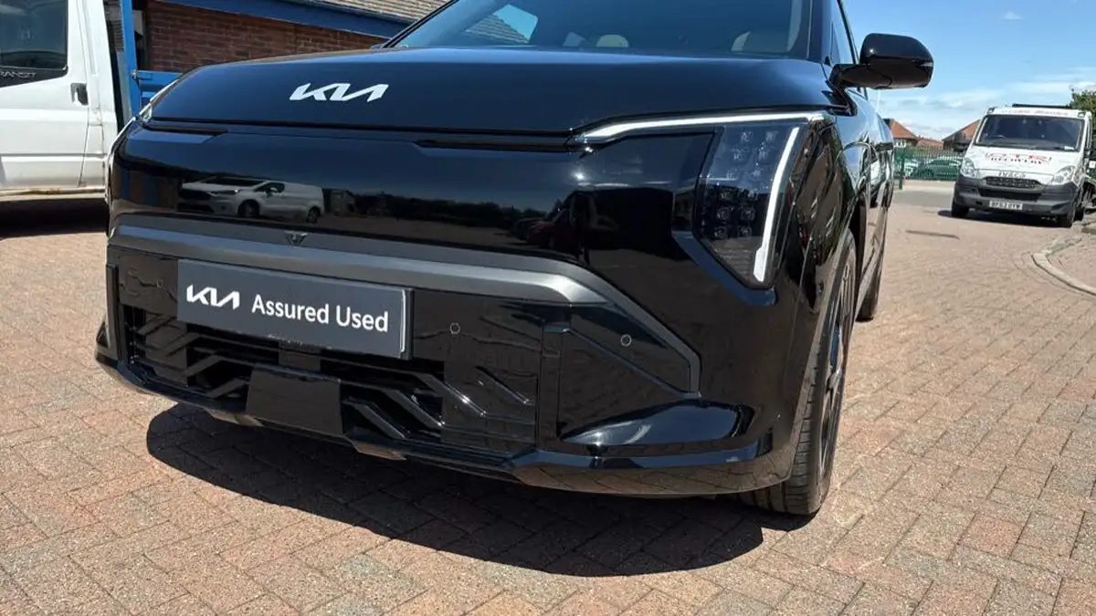 2025-kia-ev3-e-gt-line-s-big-15