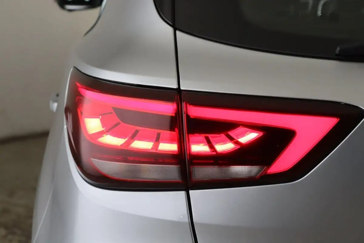 2022-mg-zs-suv-e-trophy-connect-ev-156ps-long-range-big-9