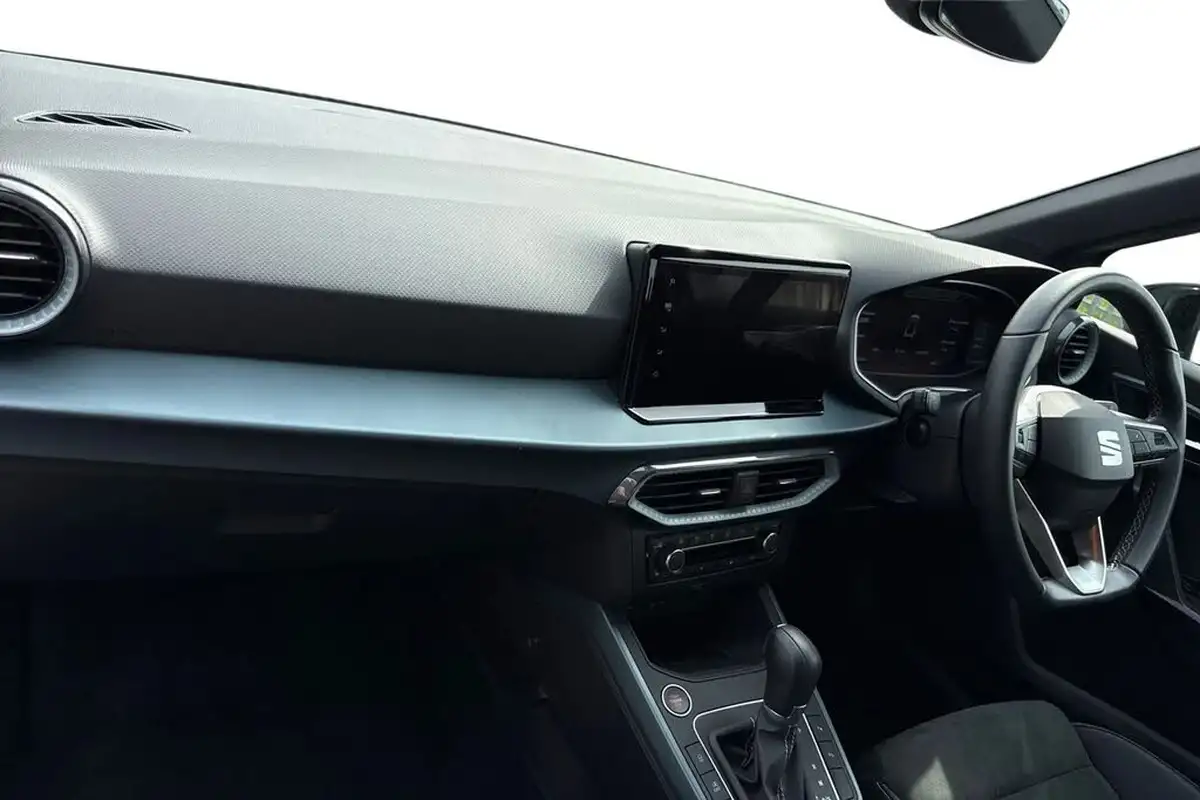 2025-seat-arona-10-tsi-xperience-lux-dsg-big-13